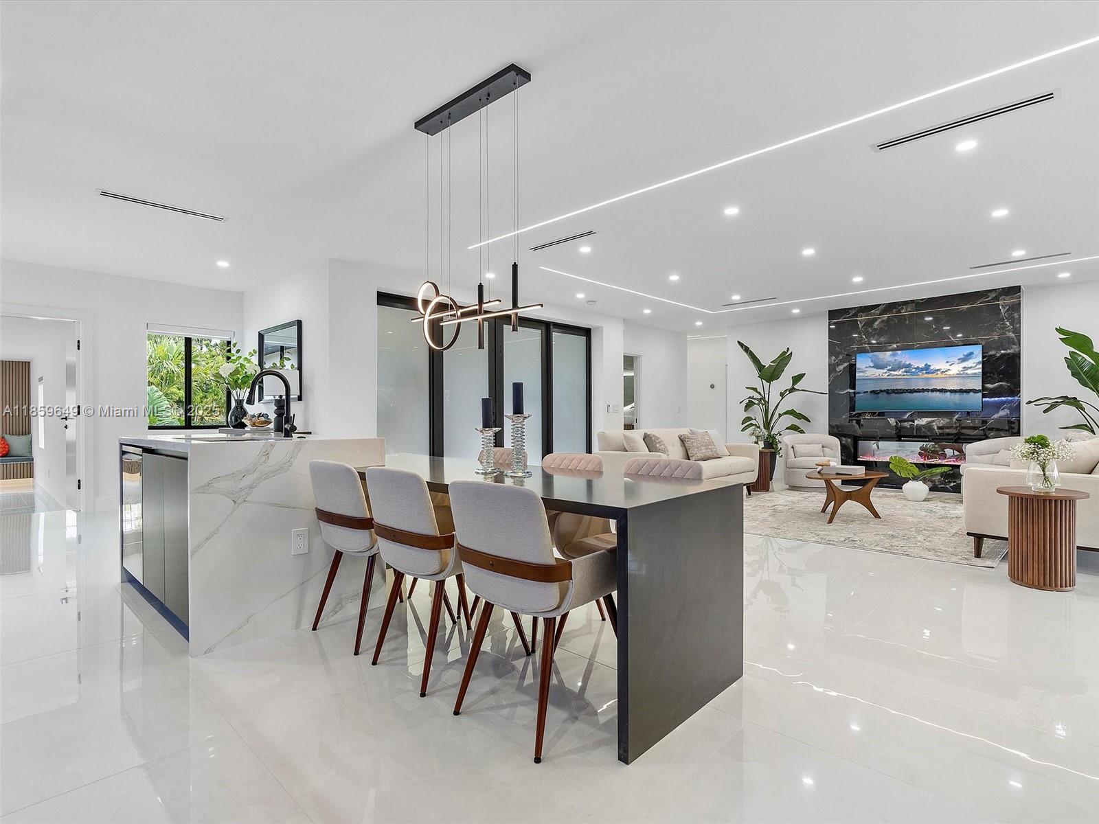 420 N Shore Dr