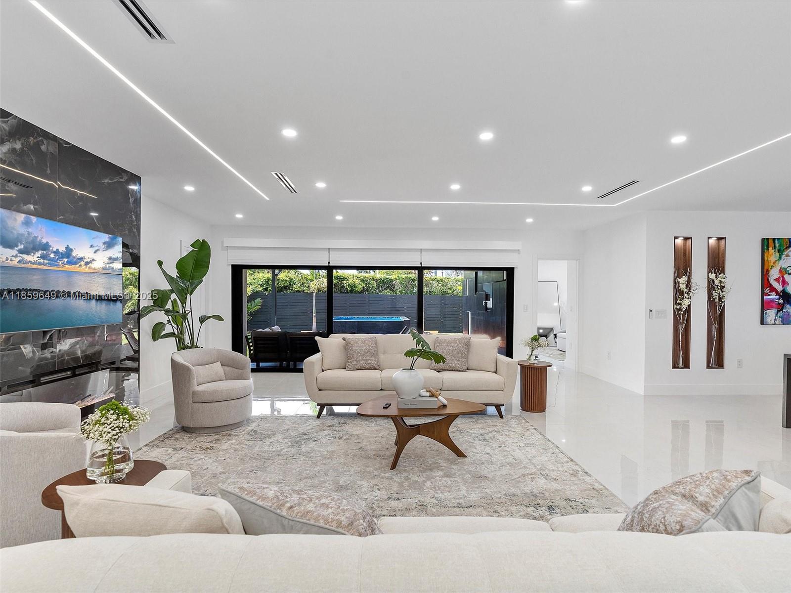 420 N Shore Dr