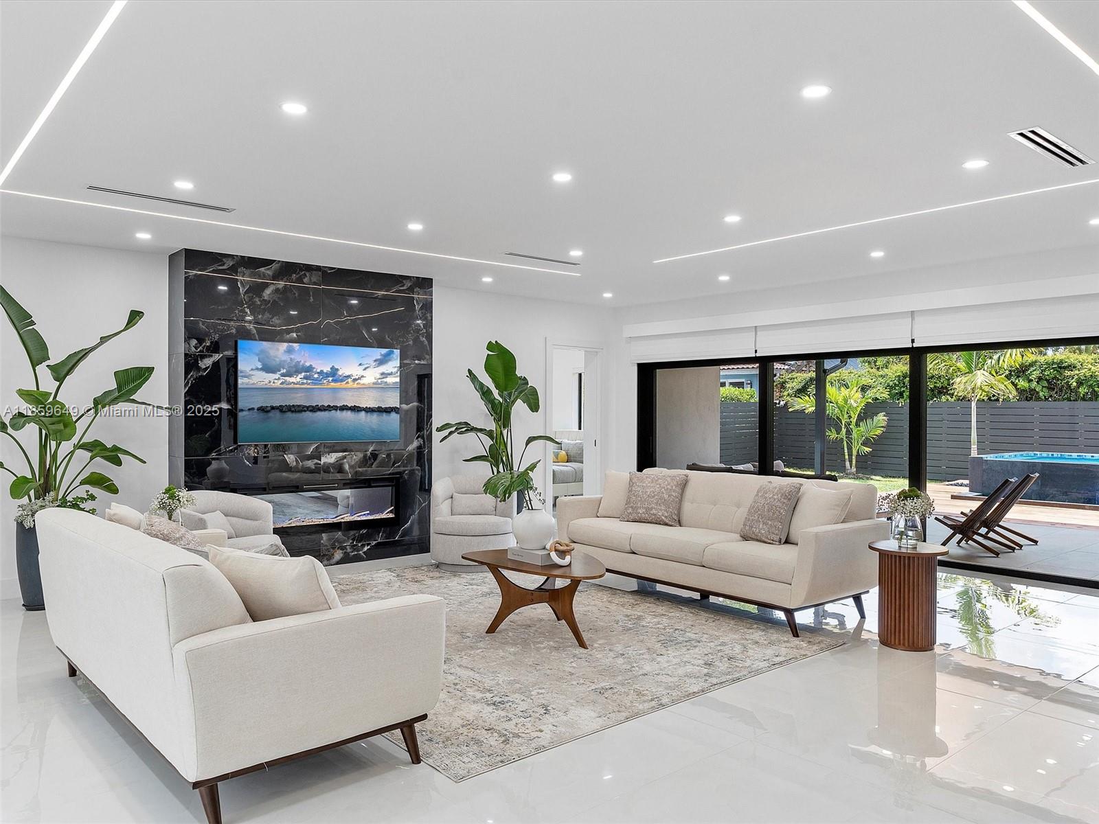 420 N Shore Dr