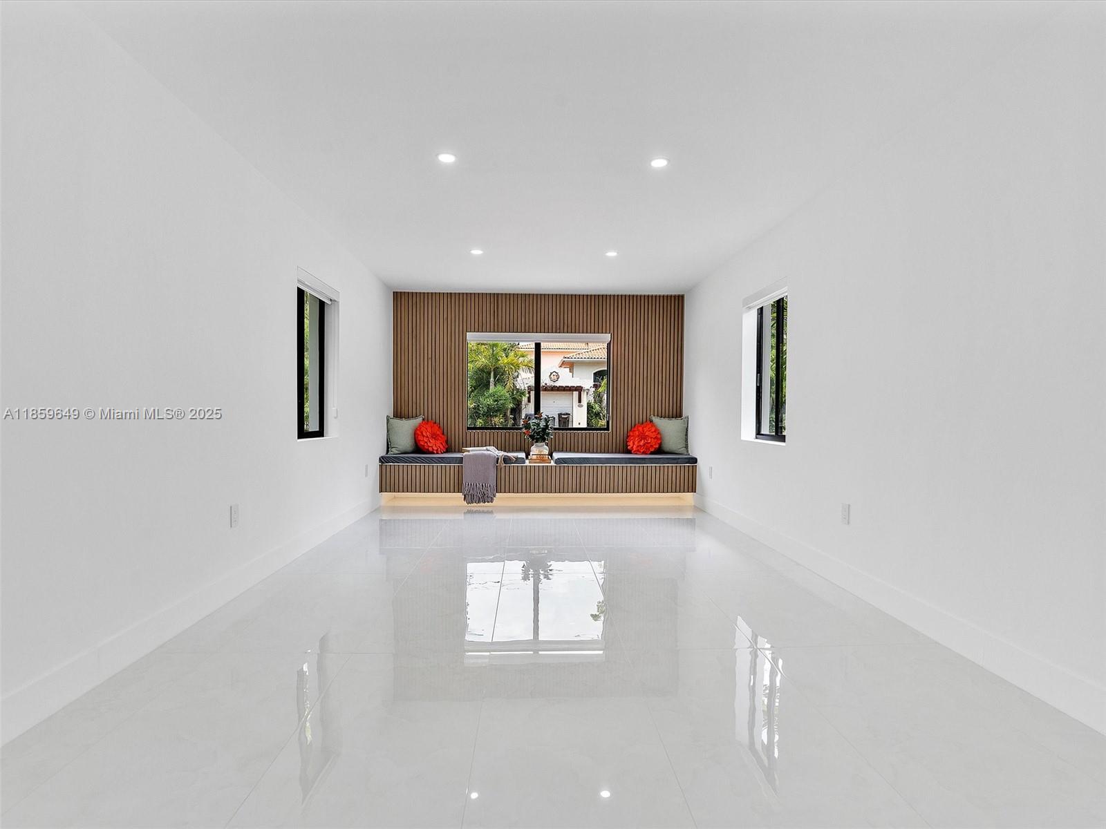 420 N Shore Dr
