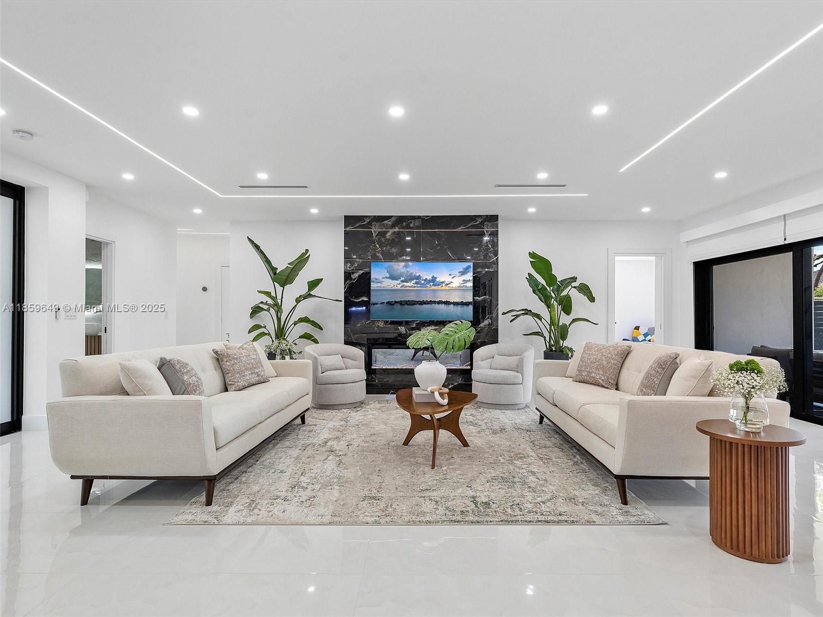 420 N Shore Dr