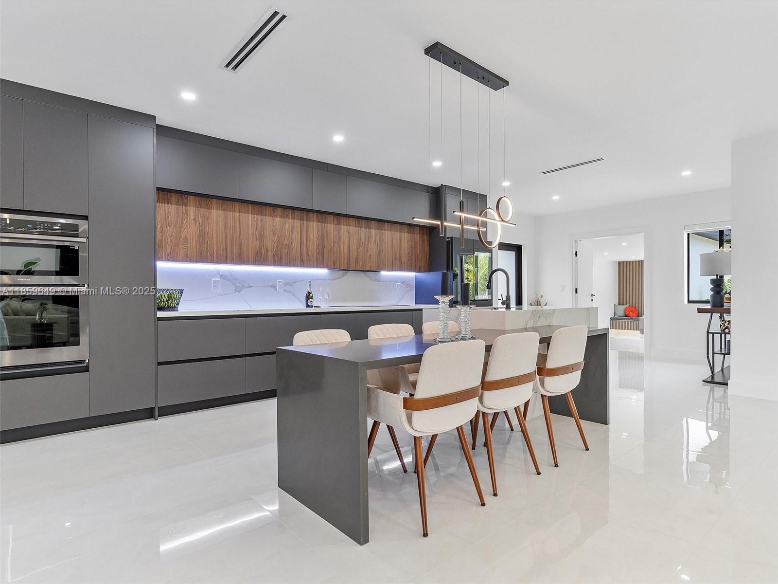 420 N Shore Dr