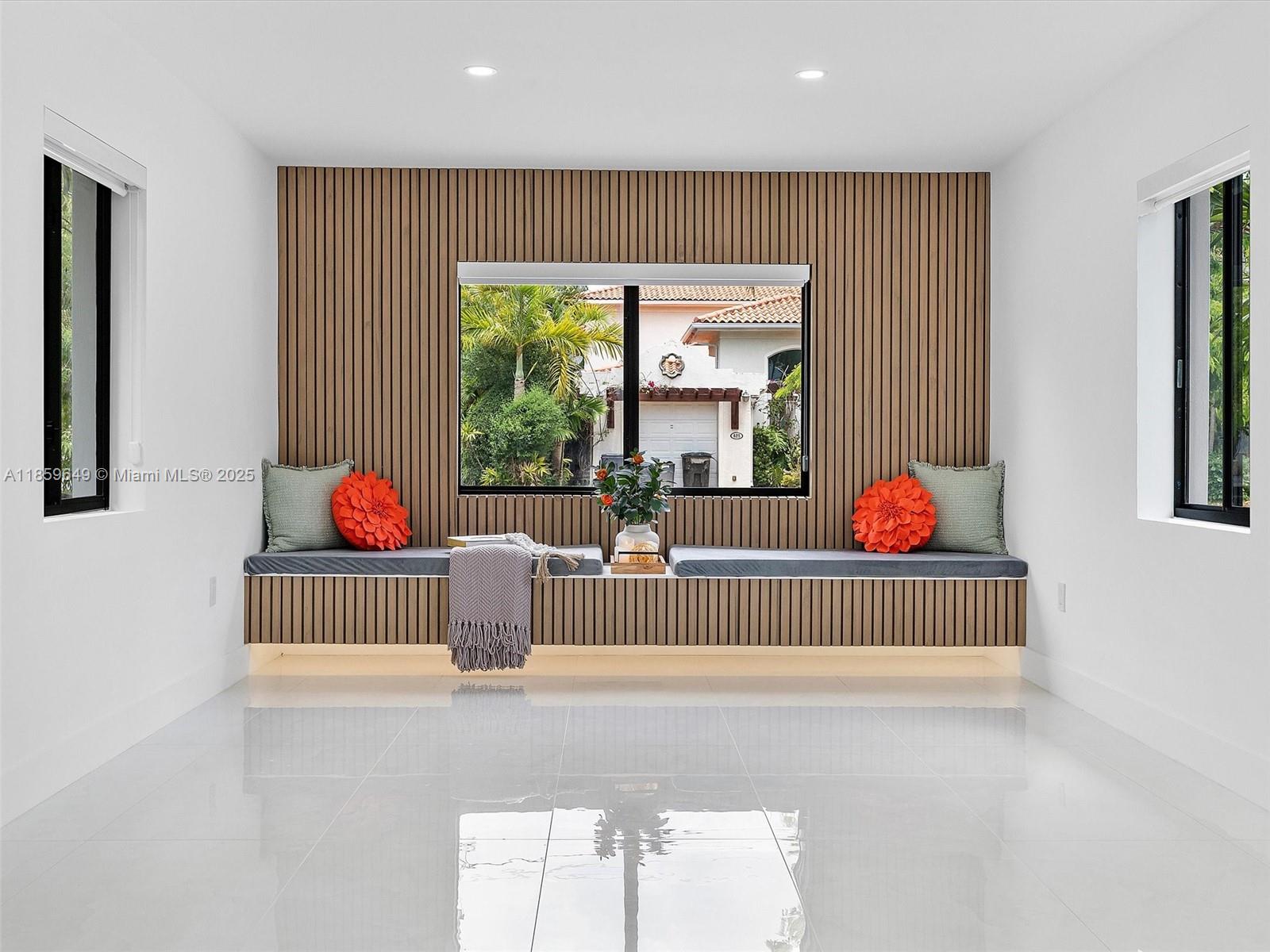 420 N Shore Dr