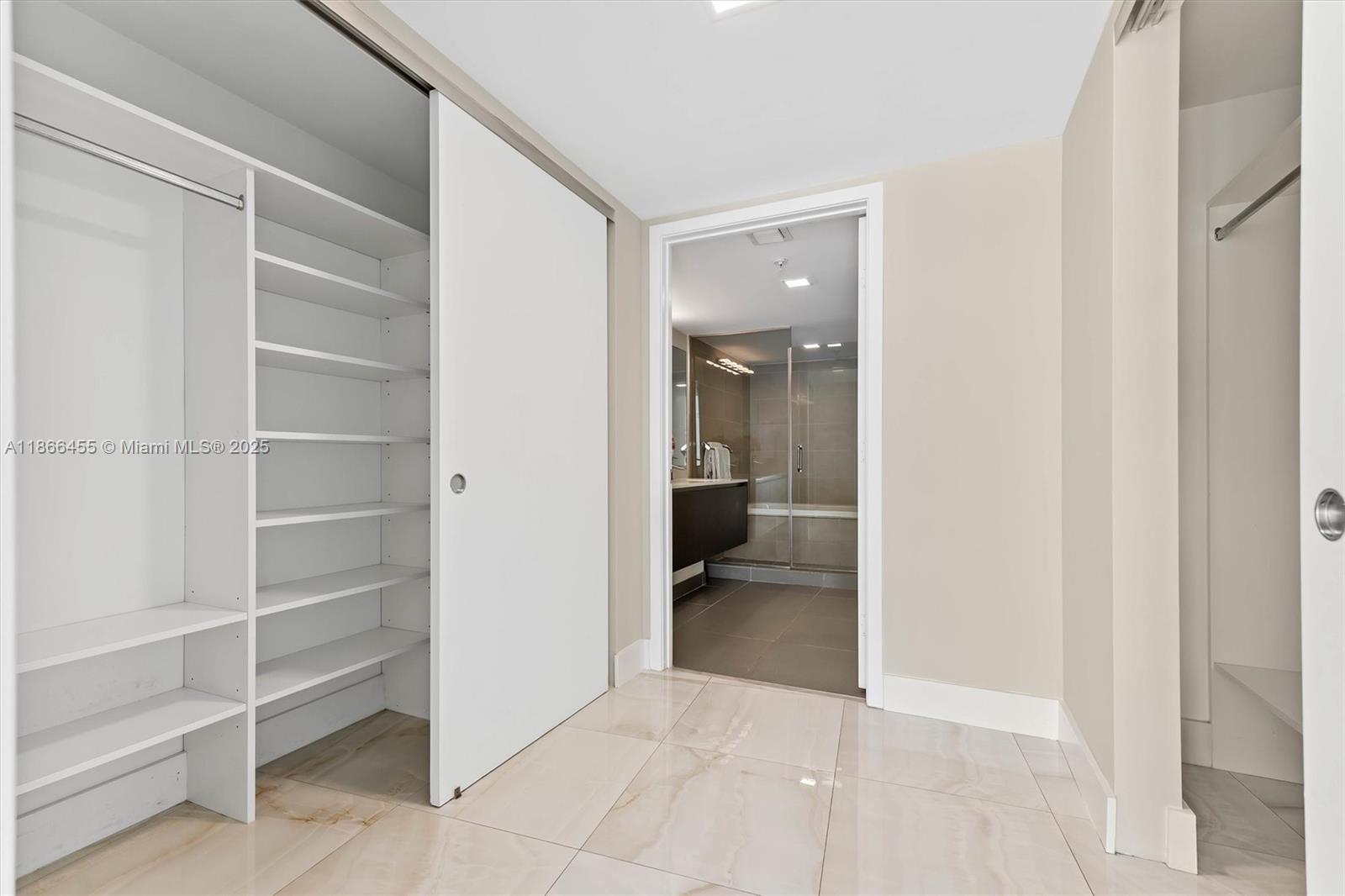 6620 Indian Creek Dr # 112