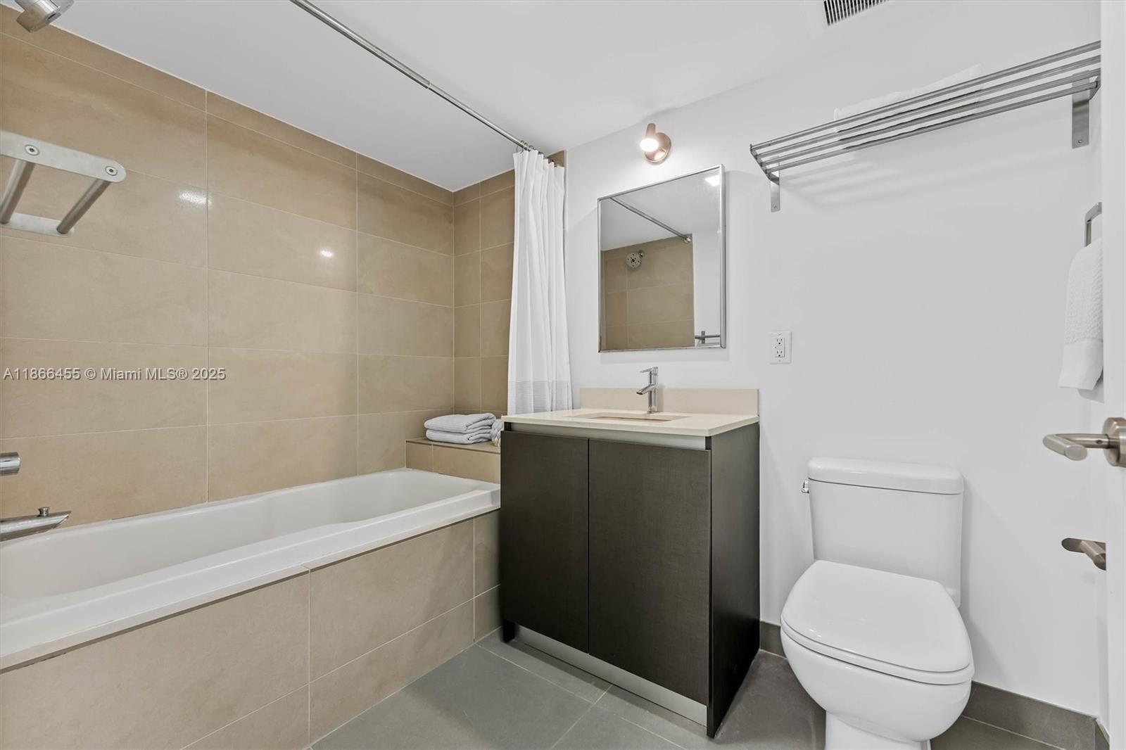 6620 Indian Creek Dr # 112