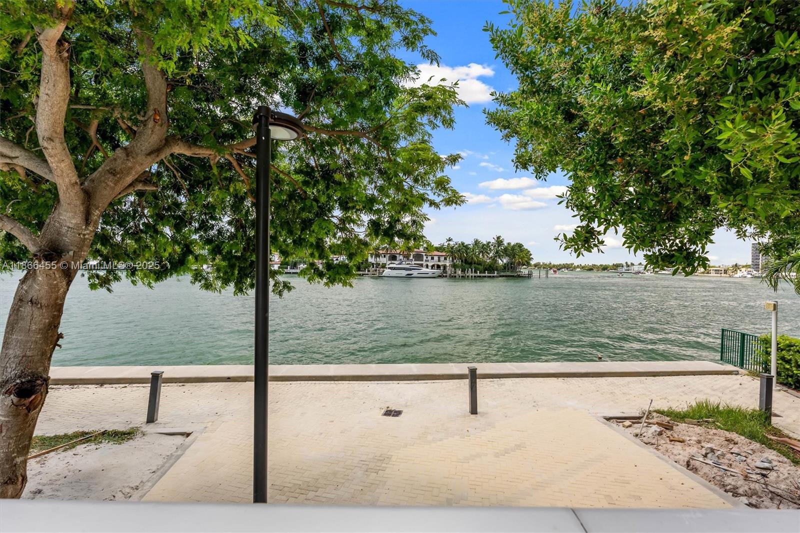 6620 Indian Creek Dr # 112