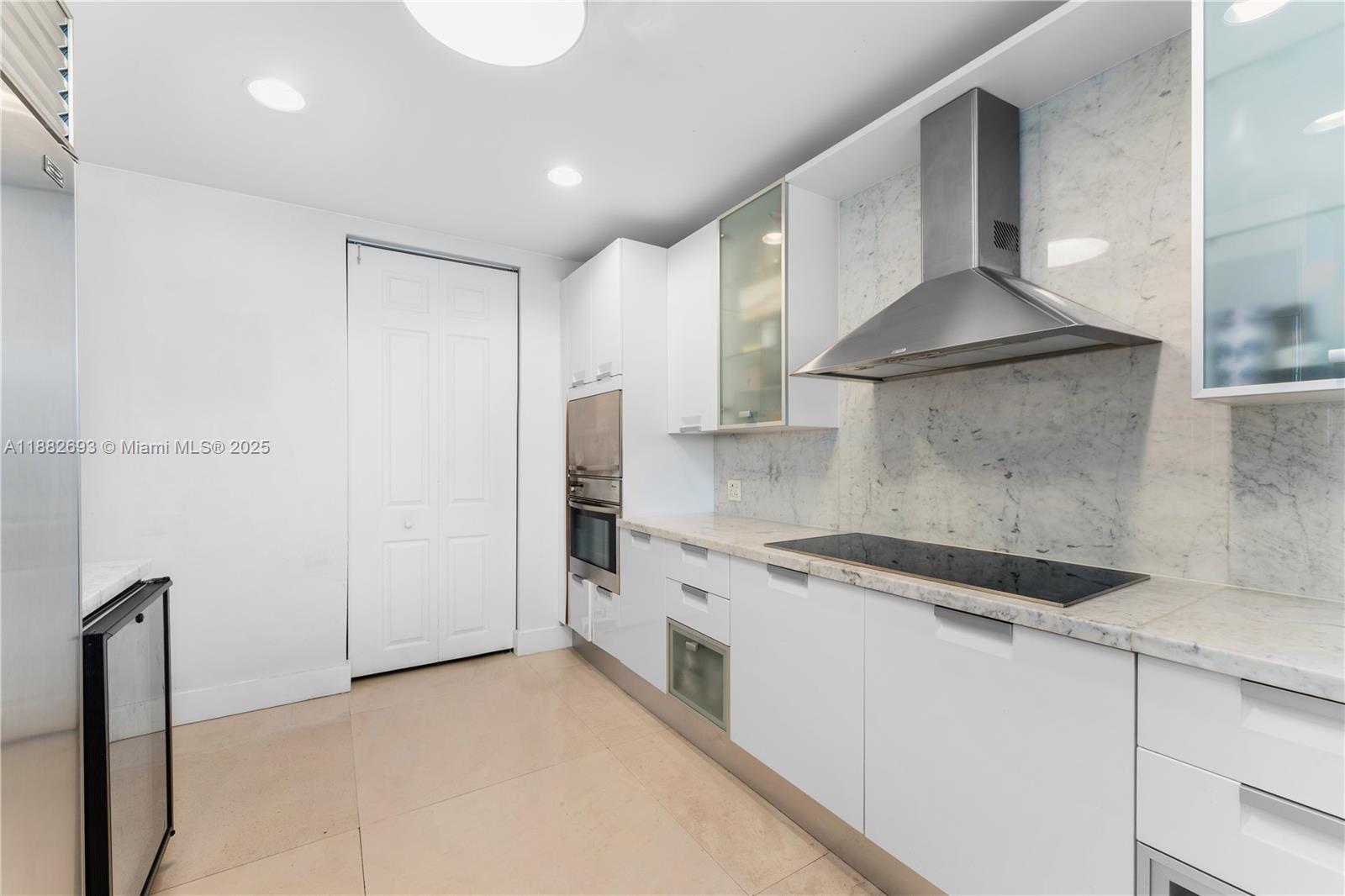5959 Collins Ave # 701