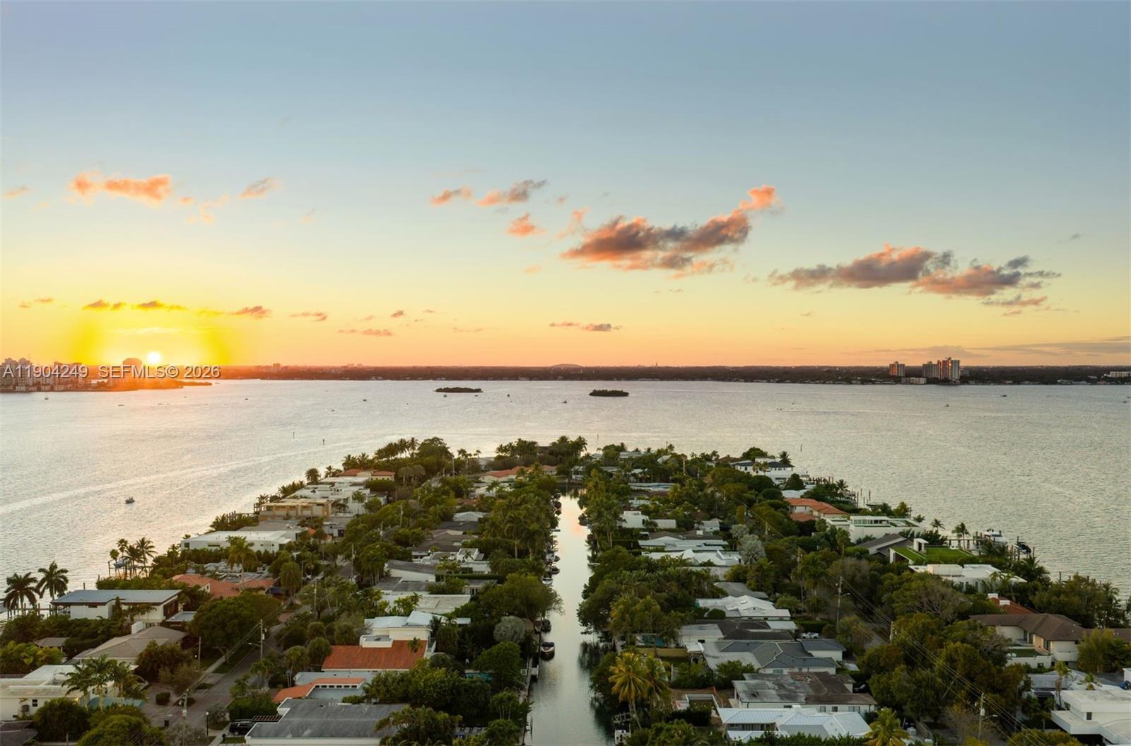 7975 Biscayne Point Cir