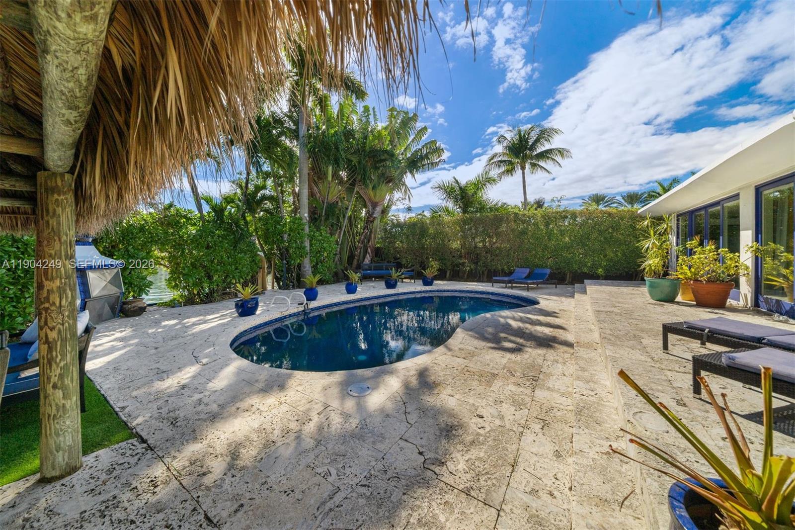 7975 Biscayne Point Cir