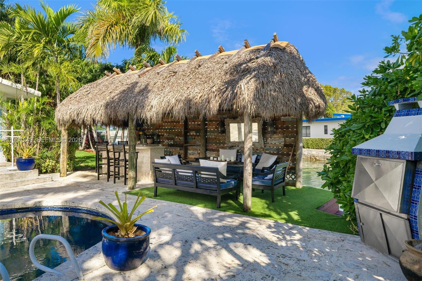 7975 Biscayne Point Cir