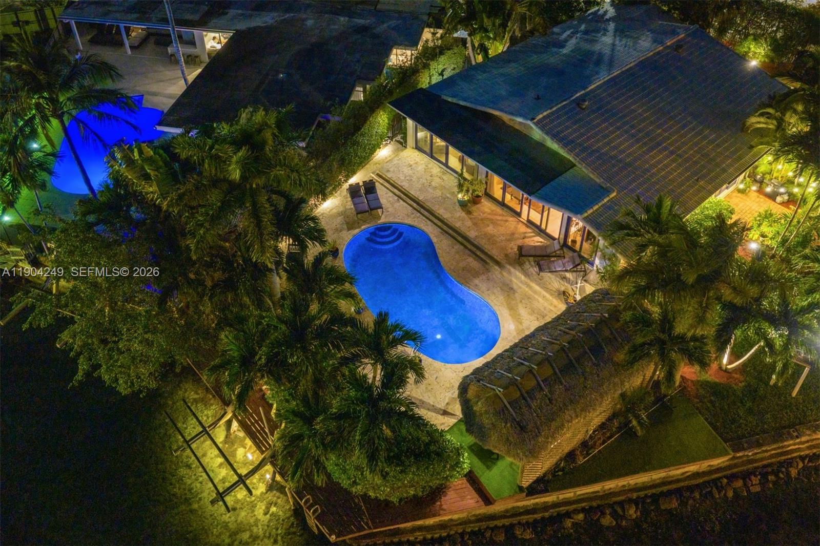 7975 Biscayne Point Cir