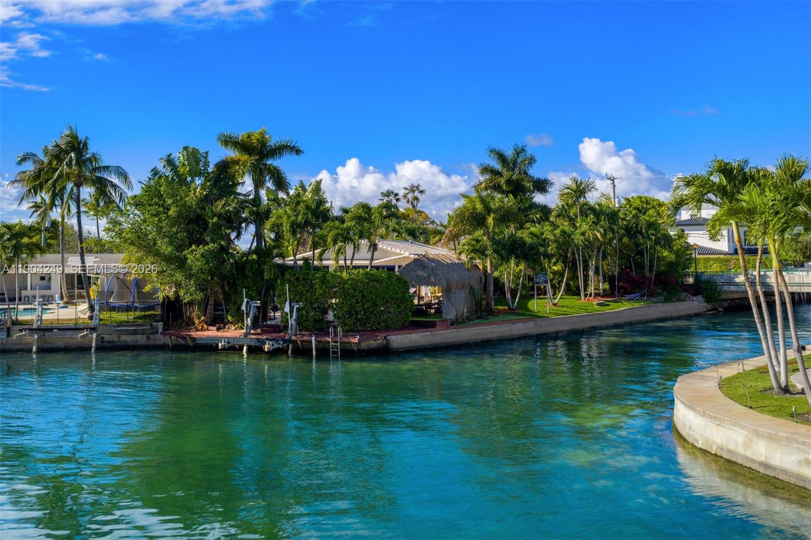 7975 Biscayne Point Cir