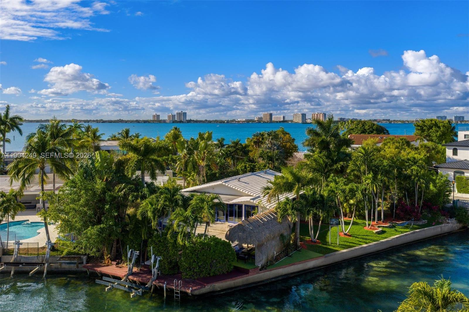 7975 Biscayne Point Cir