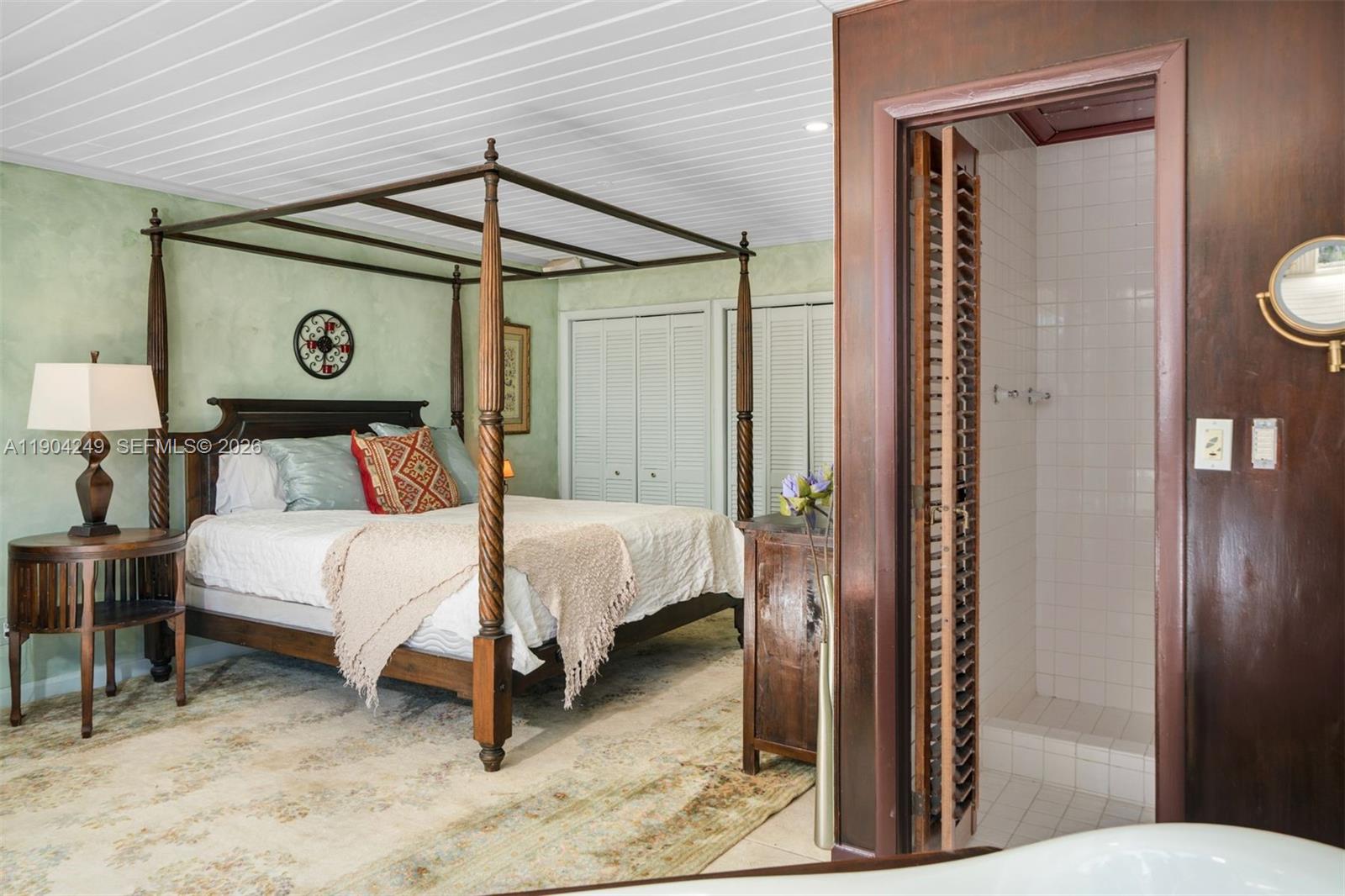 7975 Biscayne Point Cir