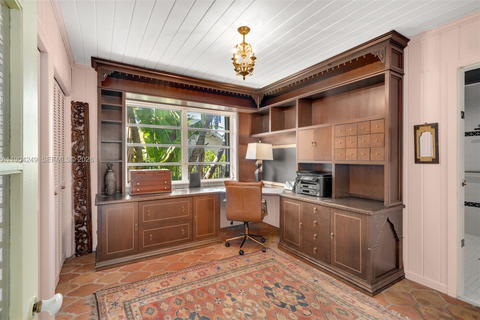 7975 Biscayne Point Cir