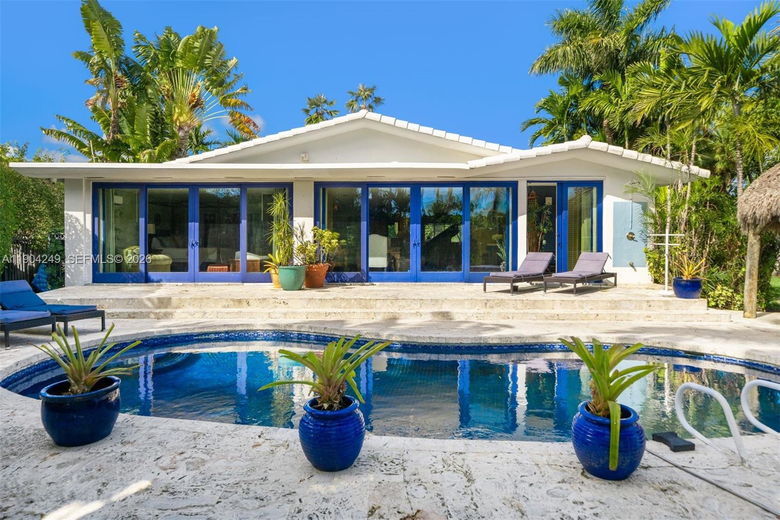 7975 Biscayne Point Cir