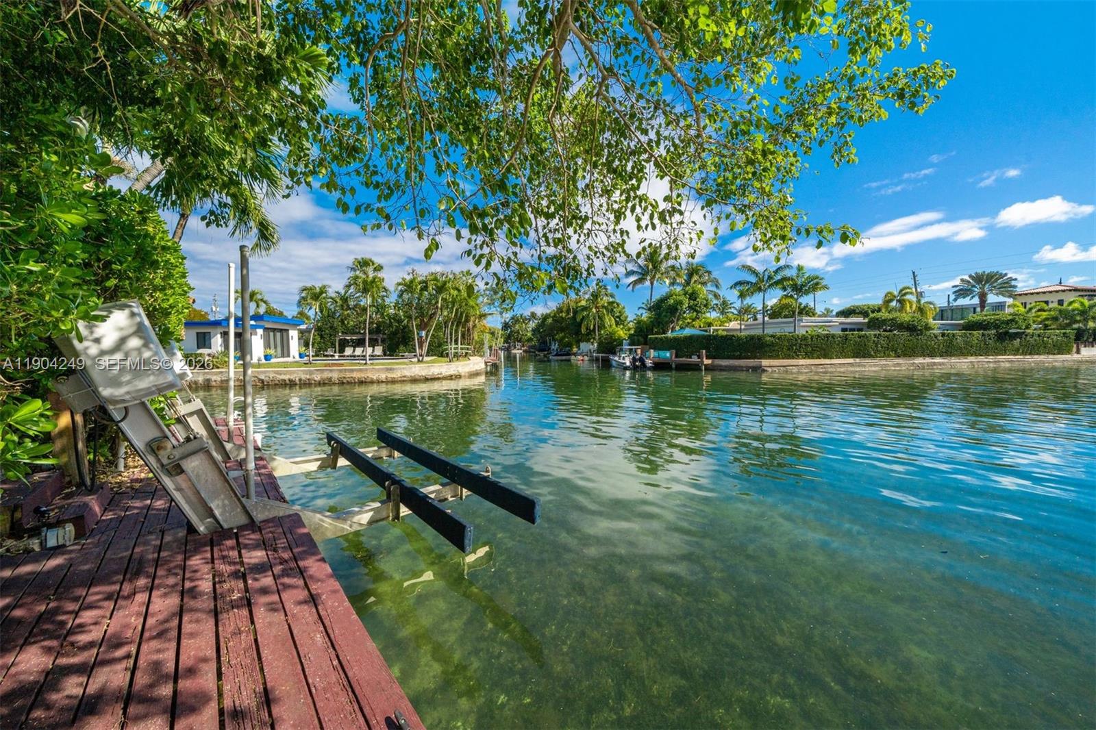 7975 Biscayne Point Cir