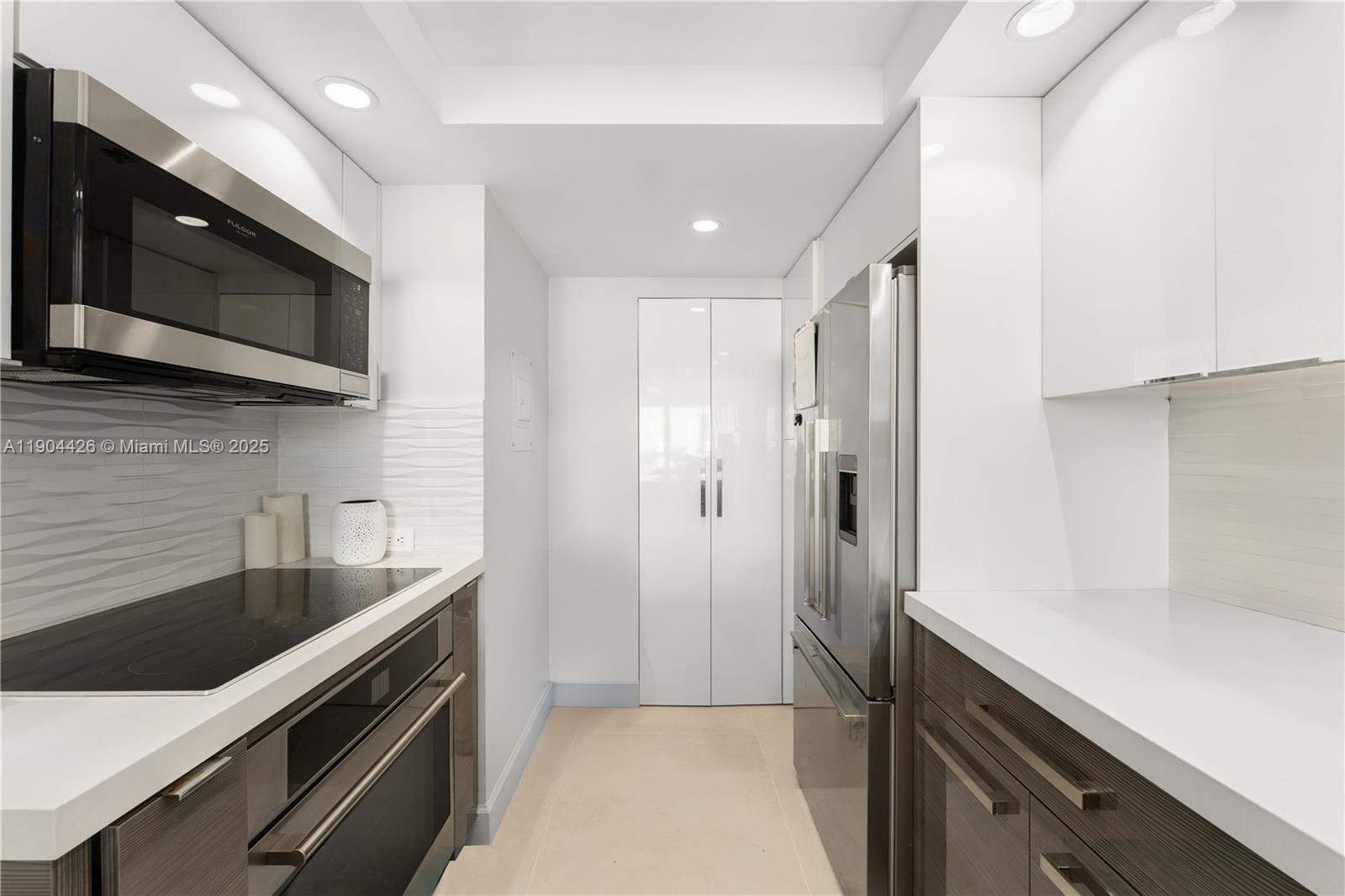 1717 N Bayshore Dr # 2637 Unit: A-2637