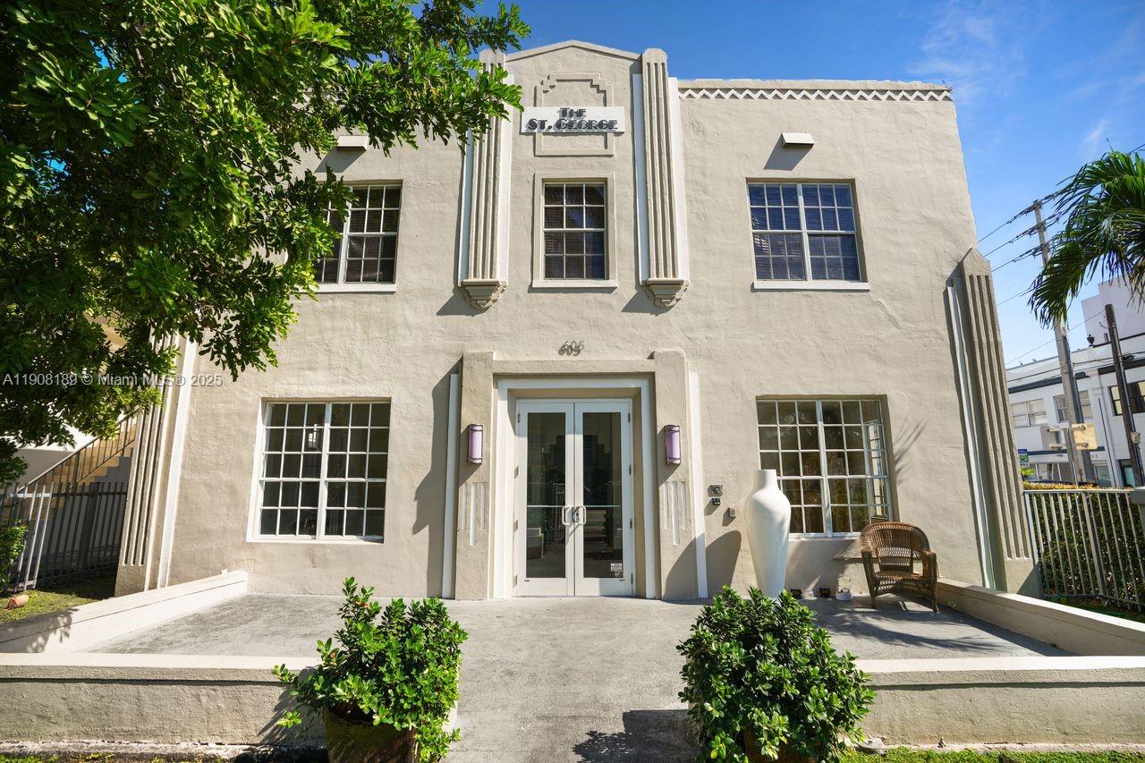 605 Euclid Ave # 105