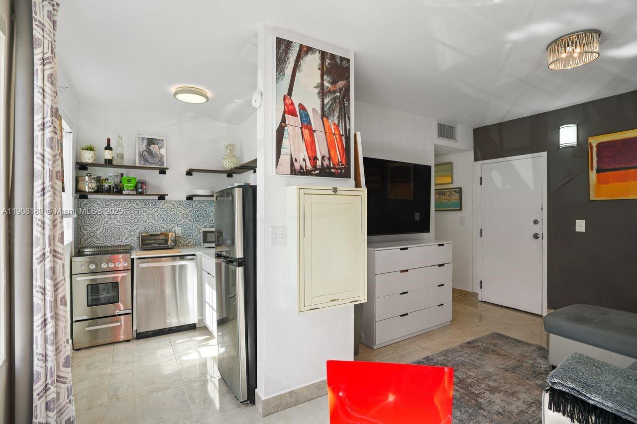 605 Euclid Ave # 105