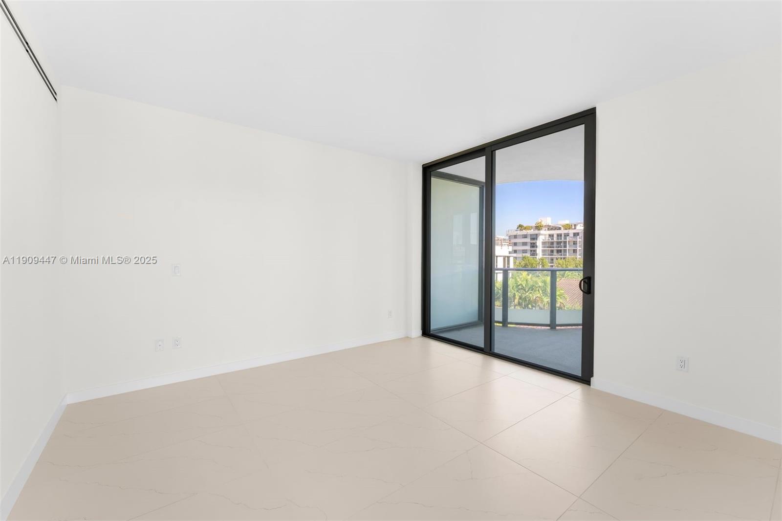 9901 W Bay Harbor Dr # 506