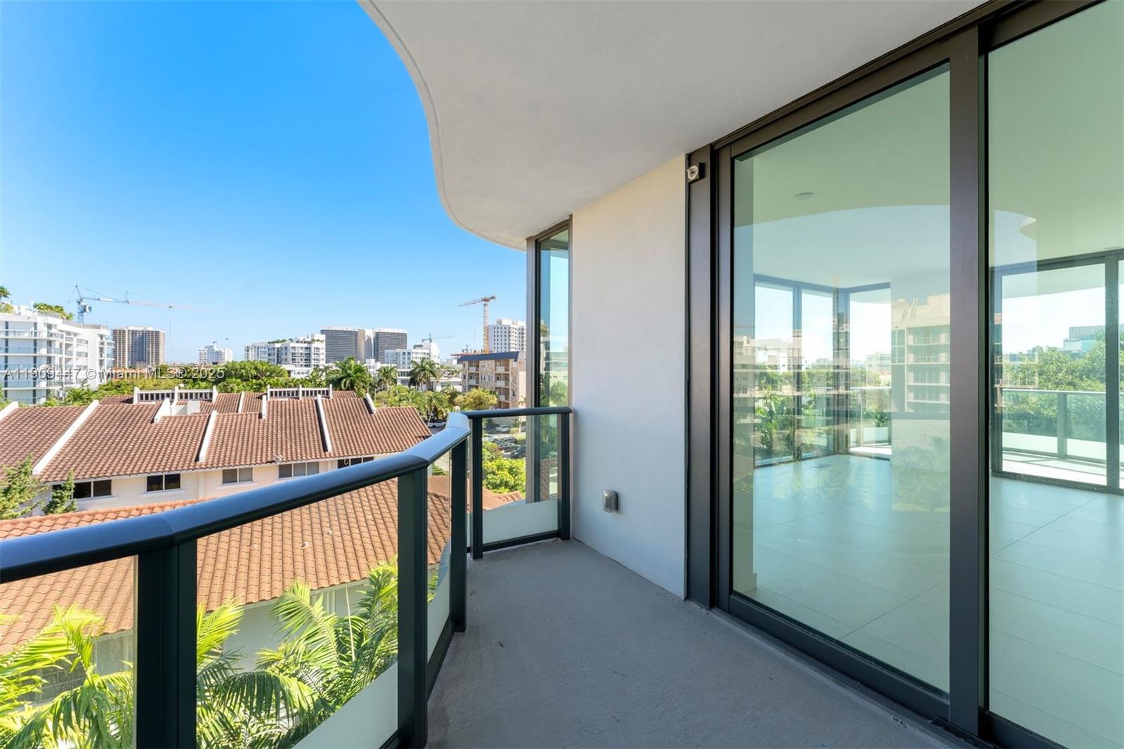 9901 W Bay Harbor Dr # 506