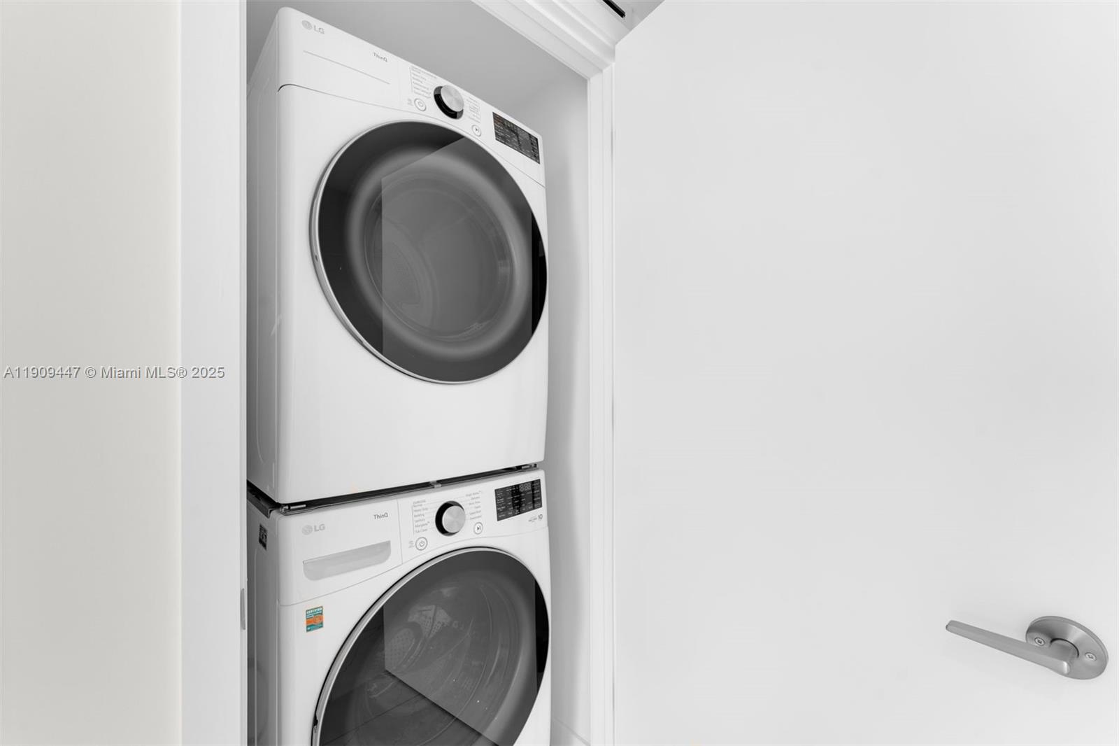 9901 W Bay Harbor Dr # 506