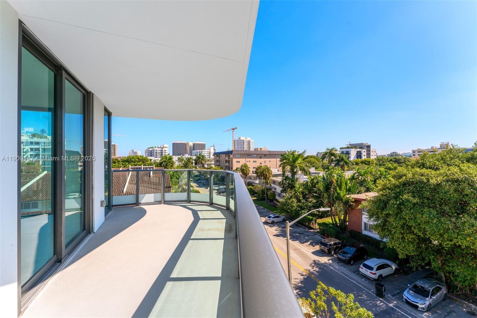 9901 W Bay Harbor Dr # 506