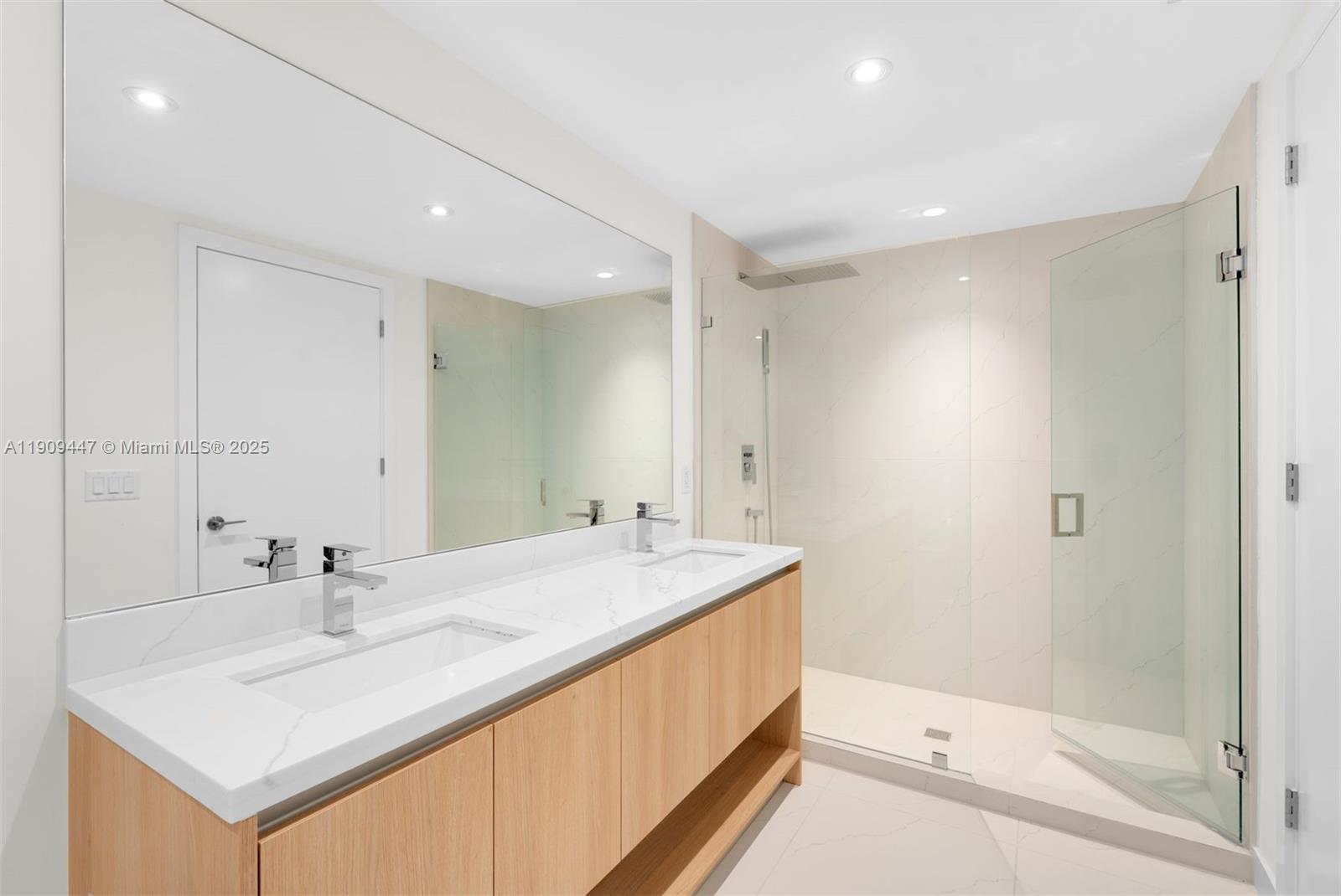 9901 W Bay Harbor Dr # 506