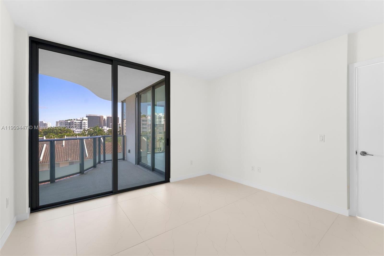 9901 W Bay Harbor Dr # 506