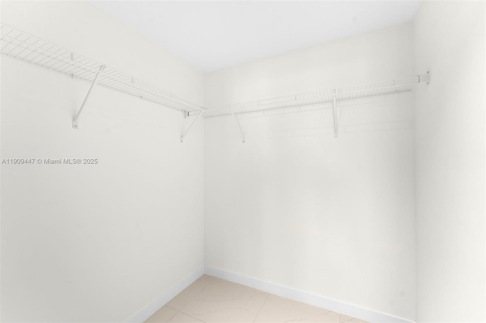 9901 W Bay Harbor Dr # 506