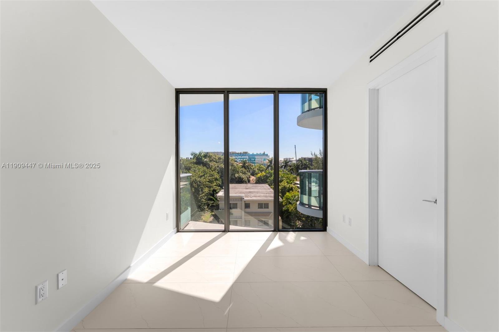 9901 W Bay Harbor Dr # 506