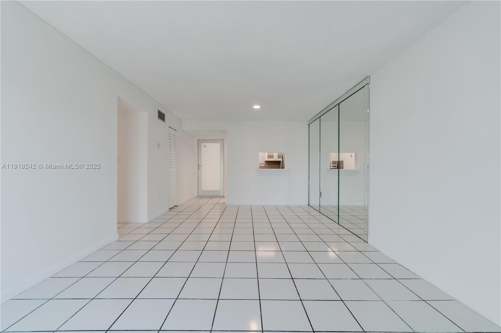 1428 Euclid Ave # 404