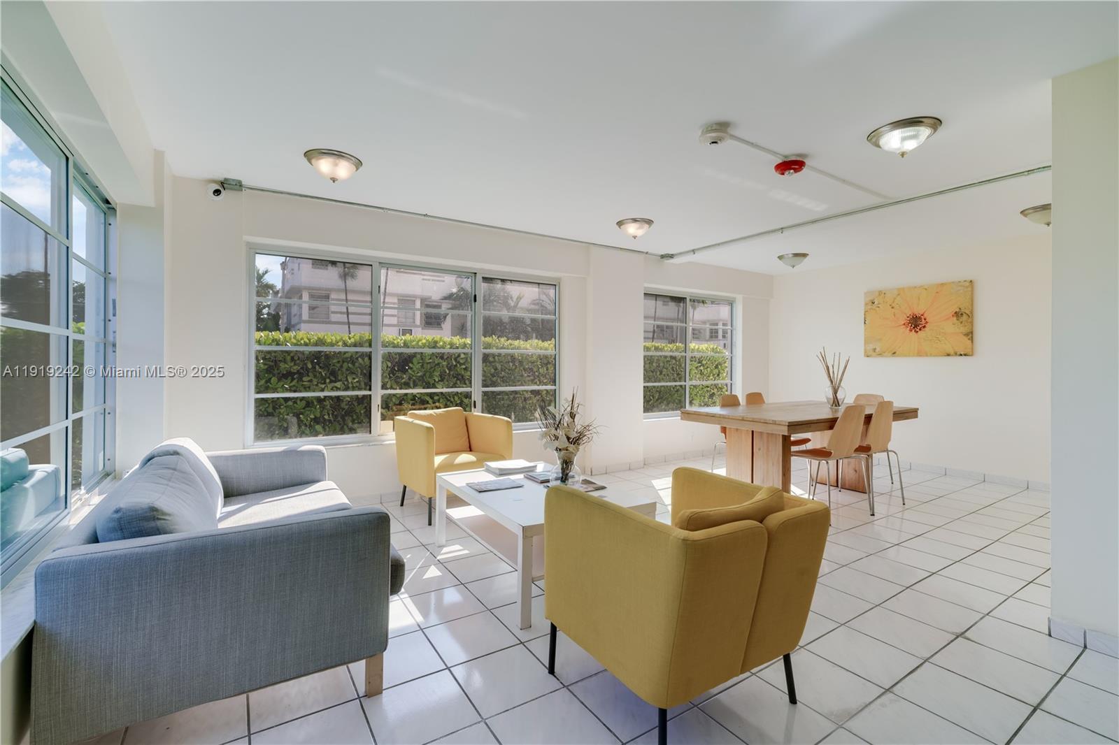 1428 Euclid Ave # 404