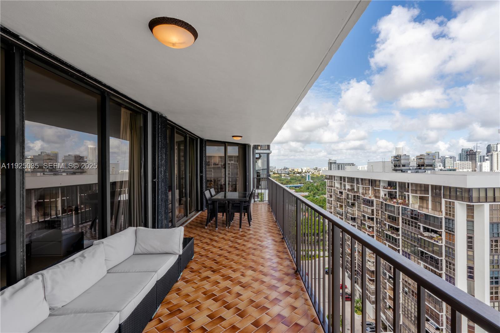 1925 Brickell Ave # D2006