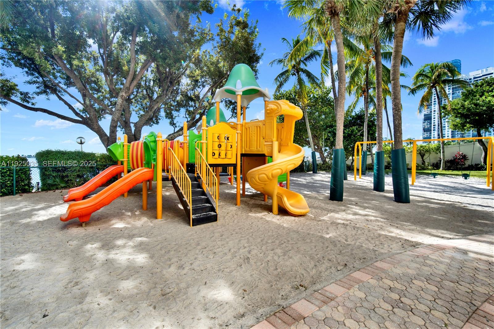 1925 Brickell Ave # D2006