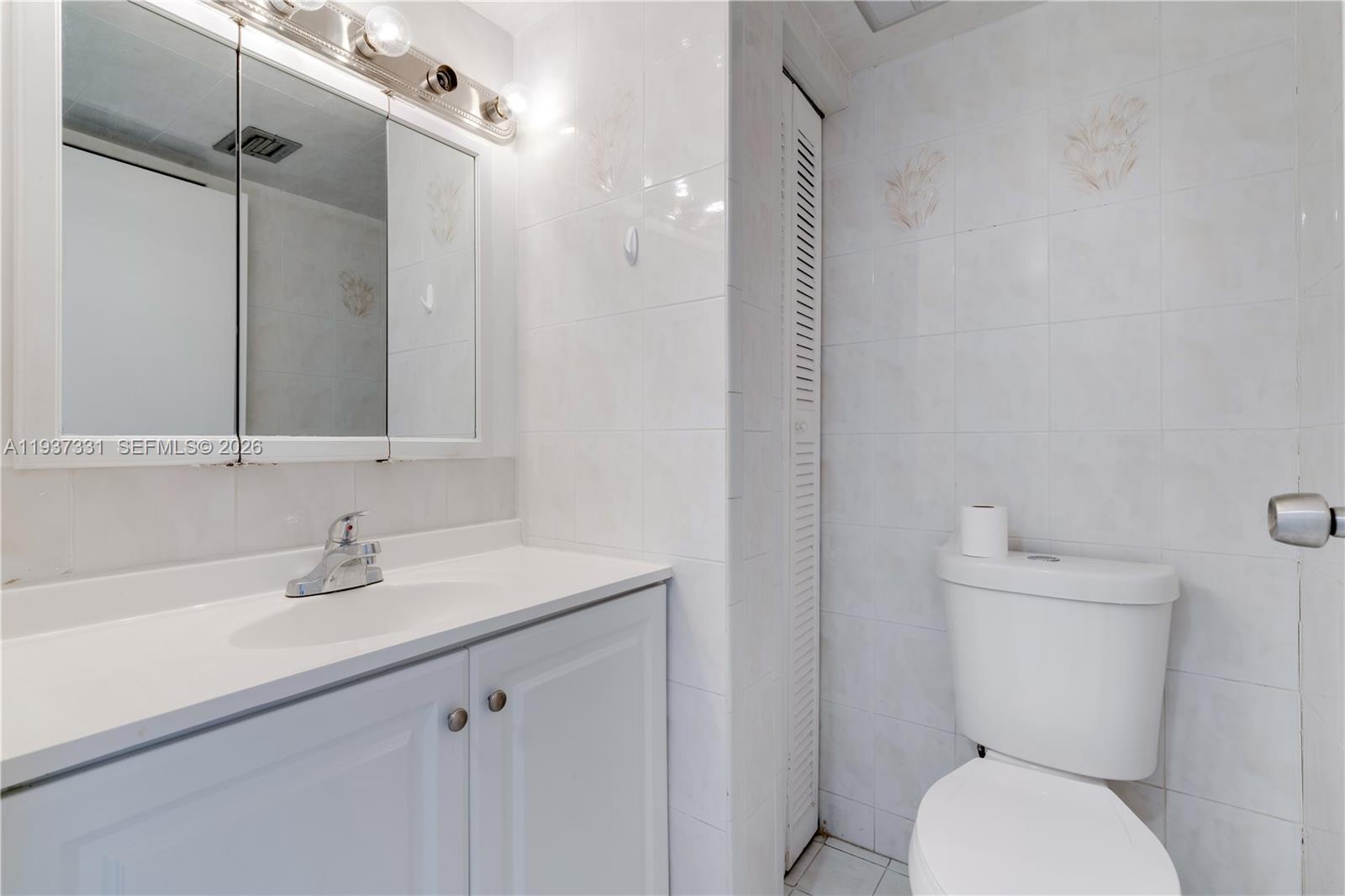 1428 Euclid Ave # 404