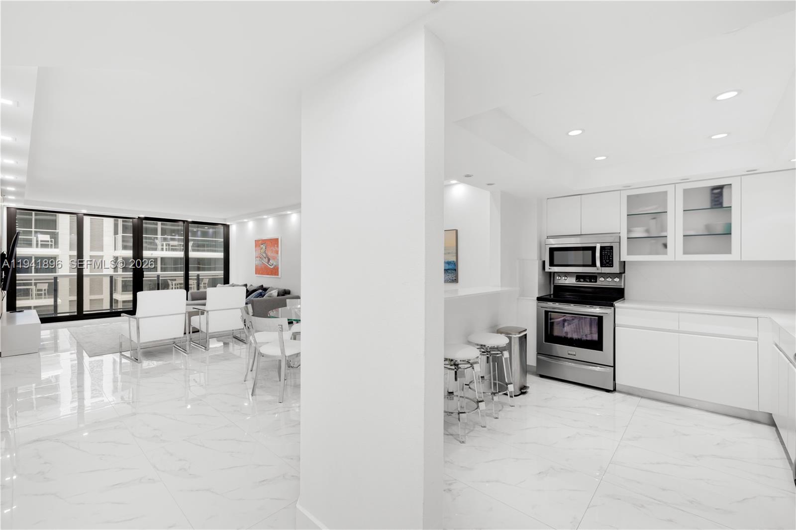 9455 Collins Ave # 806