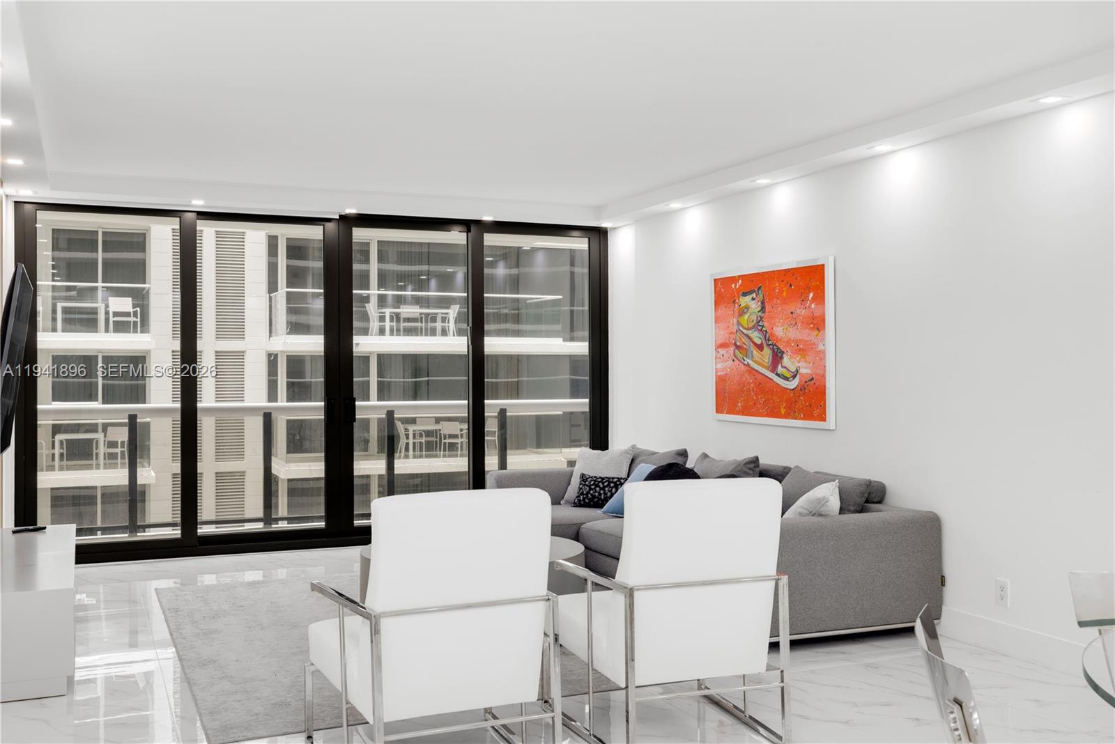 9455 Collins Ave # 806