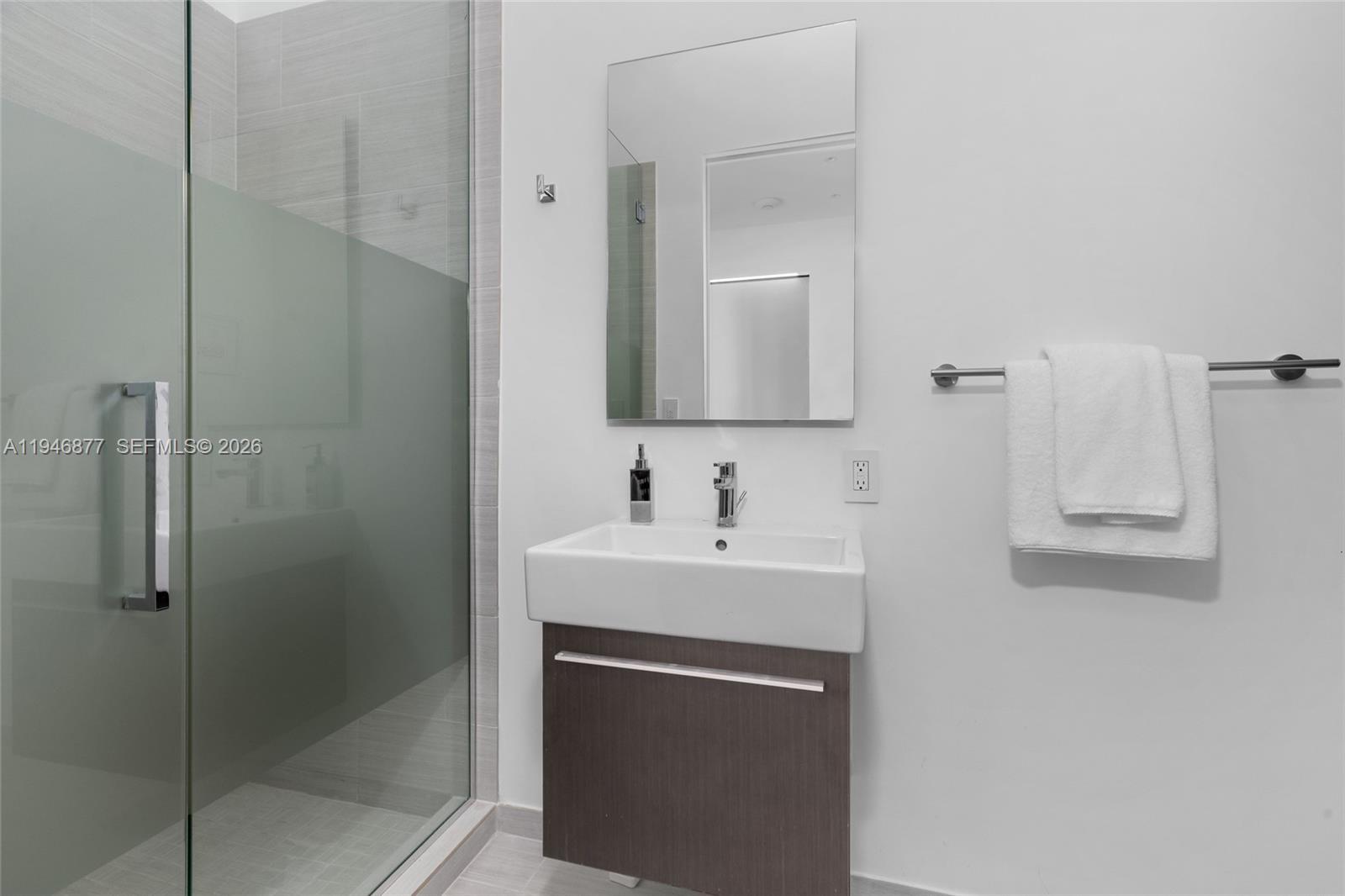 2675 S Bayshore Dr # 1602S