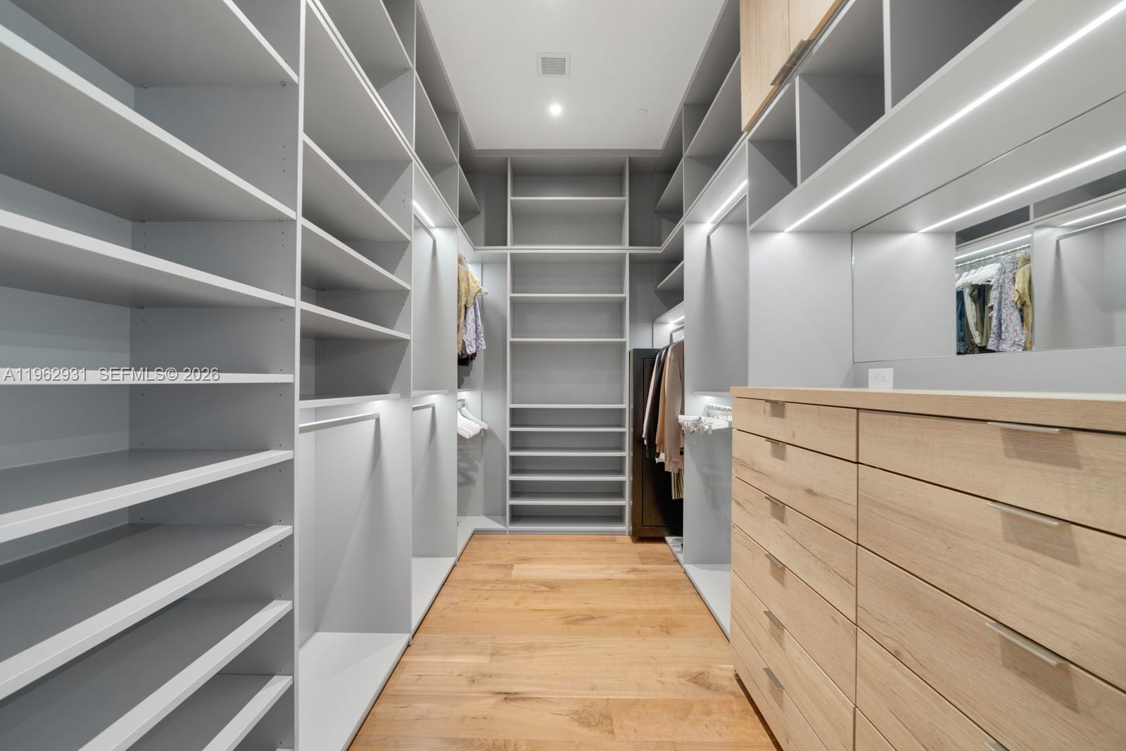 2675 S Bayshore Dr # 602S