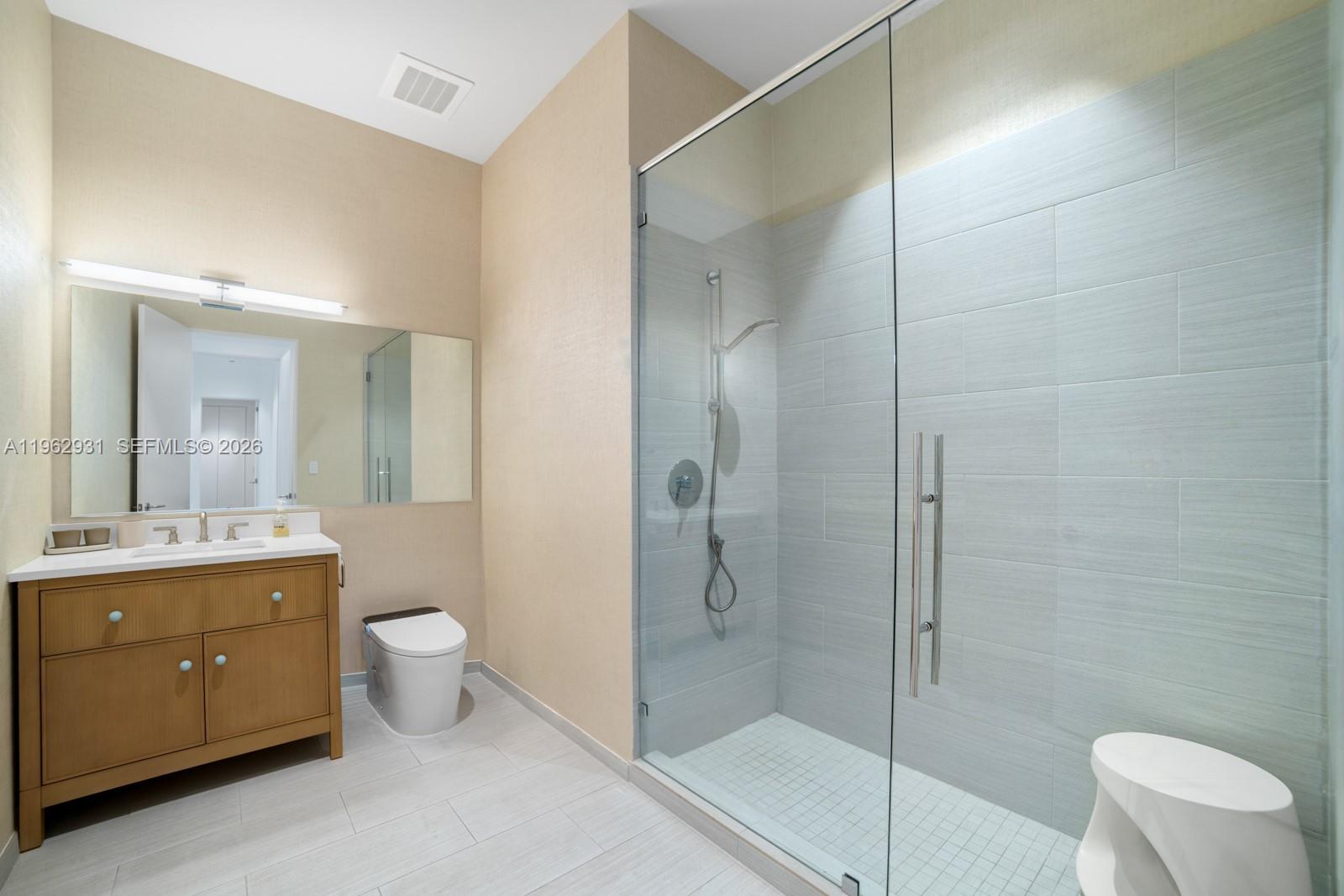 2675 S Bayshore Dr # 602S