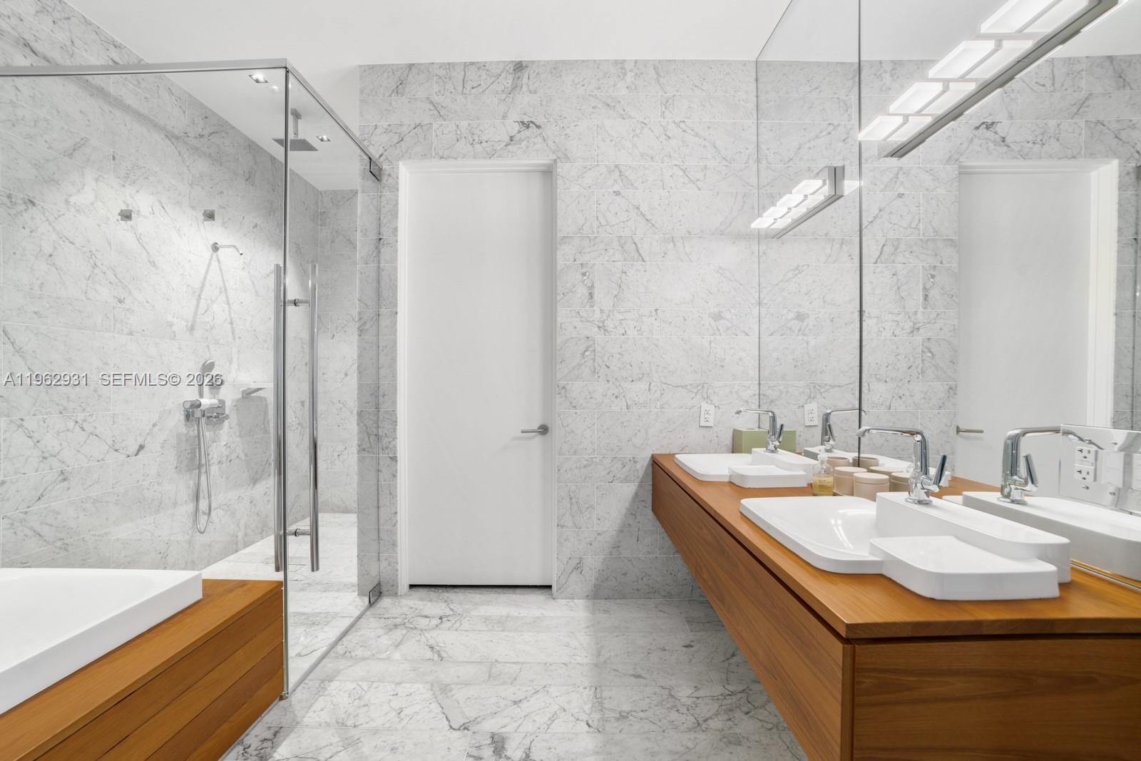 2675 S Bayshore Dr # 602S