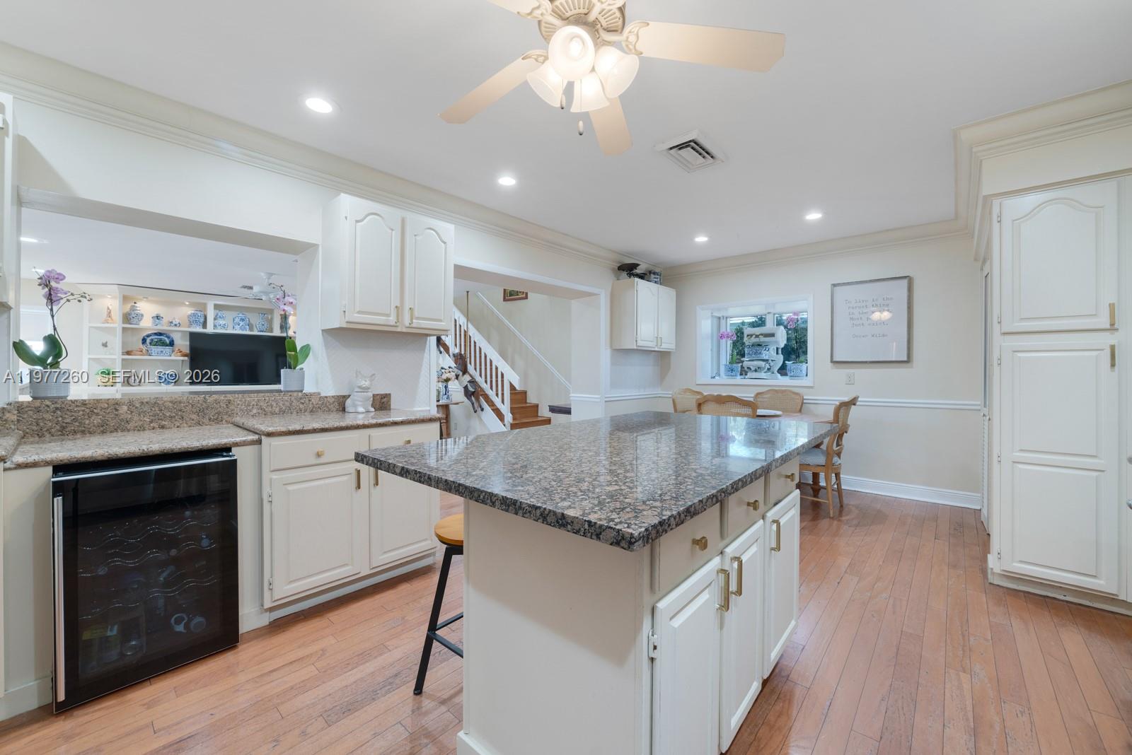 2046 NE 15th St