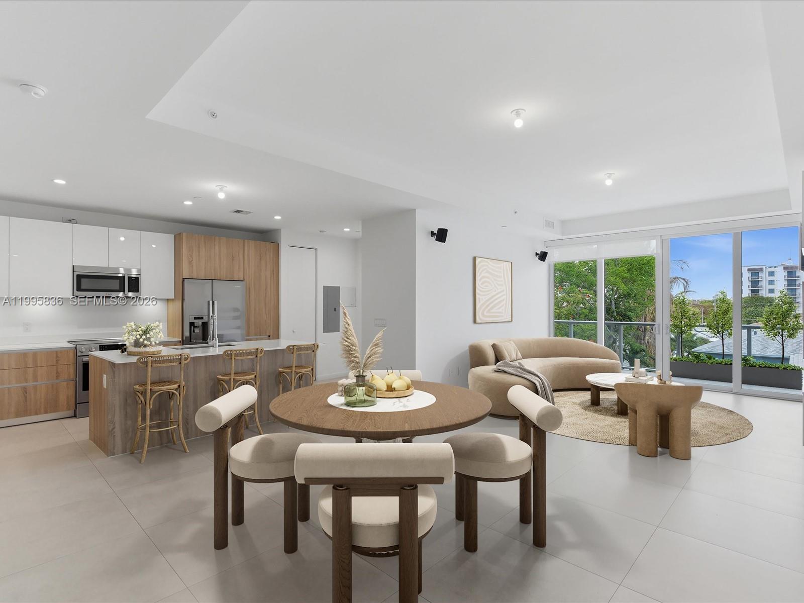 529 SW 11th St Unit: PH303