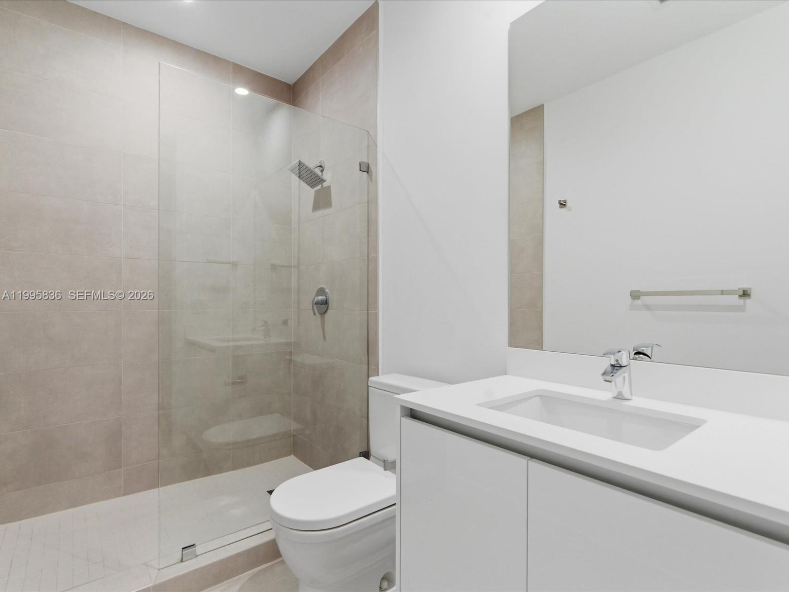 529 SW 11th St Unit: PH303