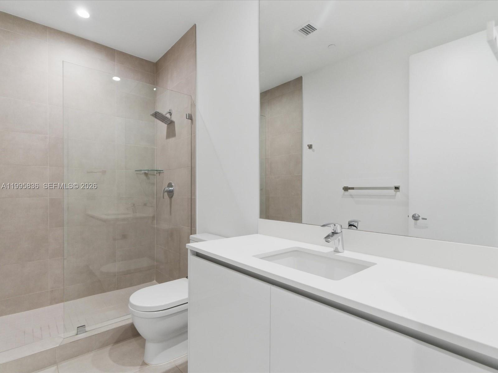 529 SW 11th St Unit: PH303