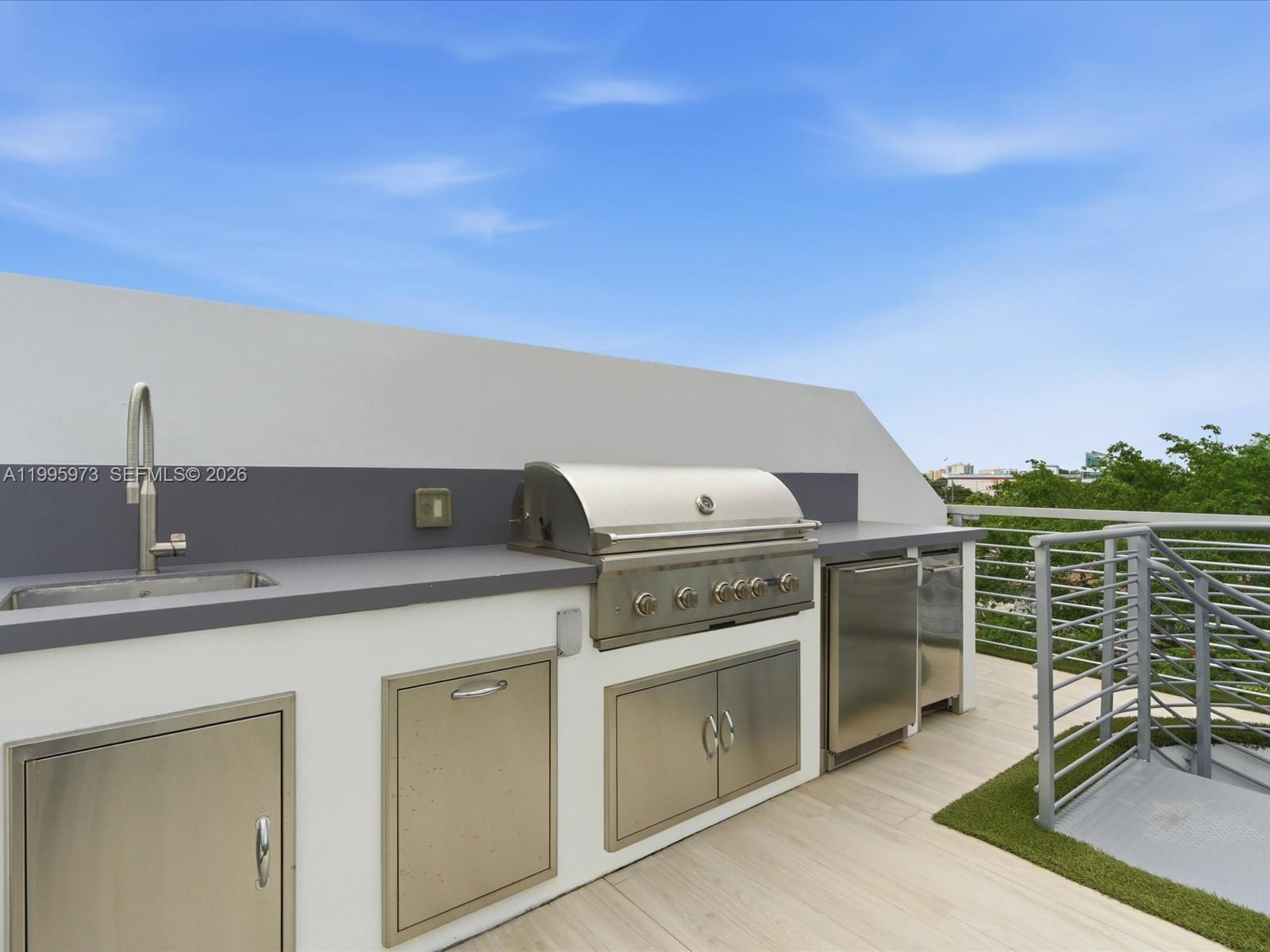 529 SW 11th St Unit: PH303