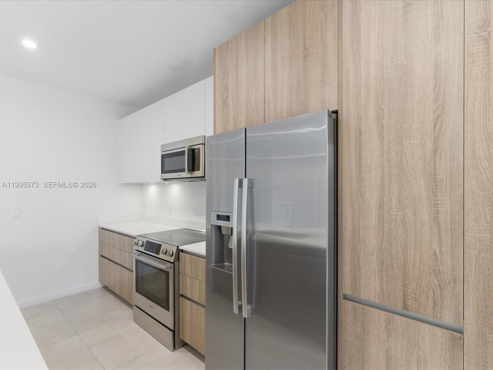 529 SW 11th St Unit: PH303