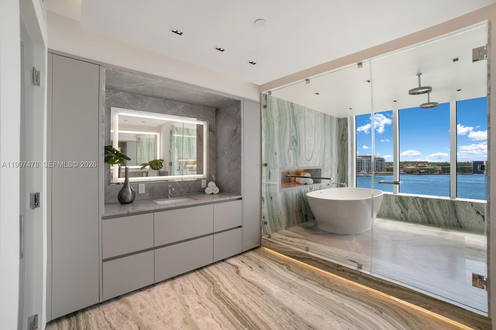 1000 S Pointe Dr # 901